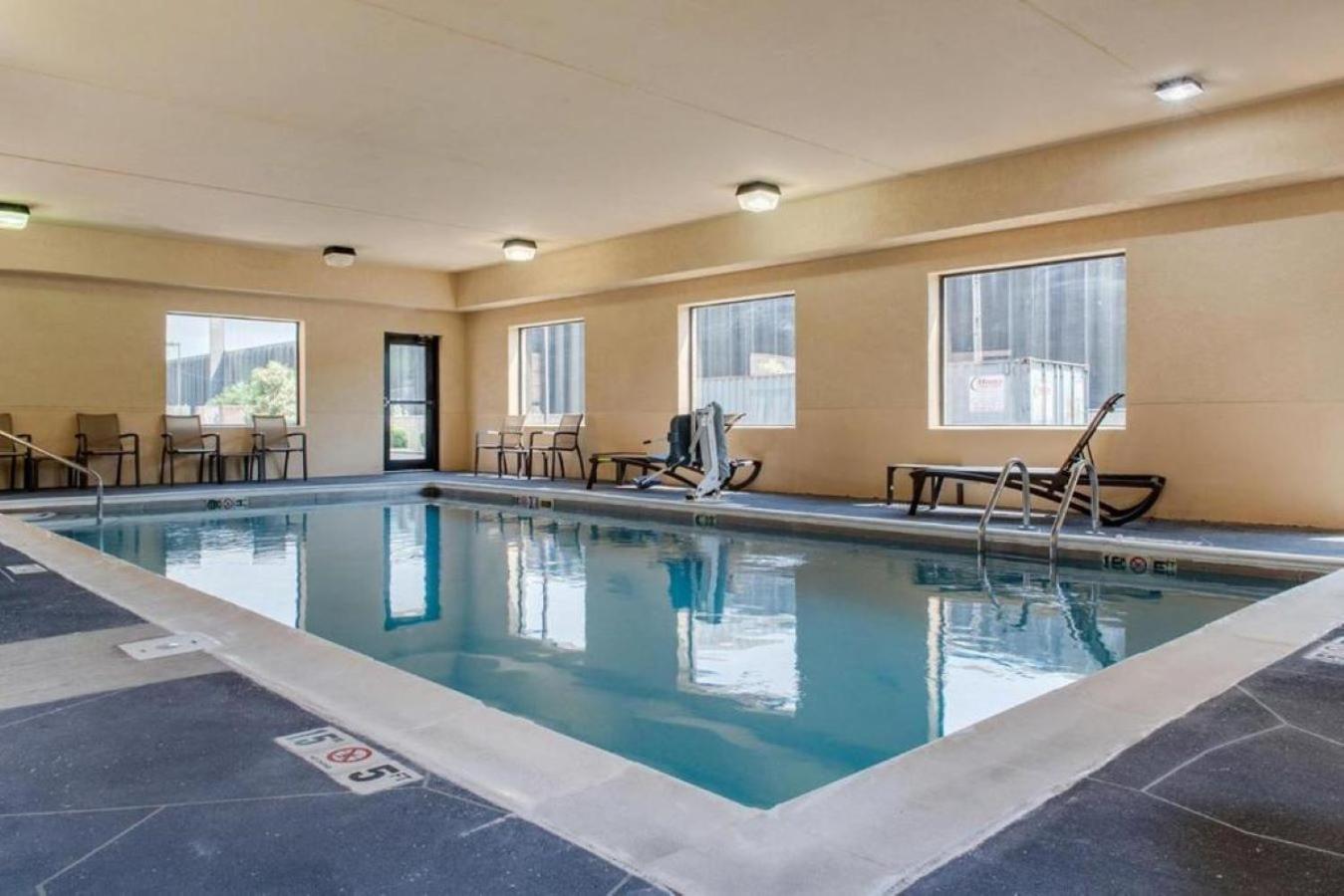 Comfort Suites Louisville Airport Dış mekan fotoğraf